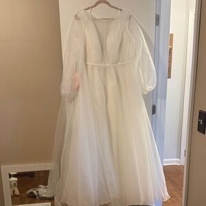 Elegant White Wedding Dress